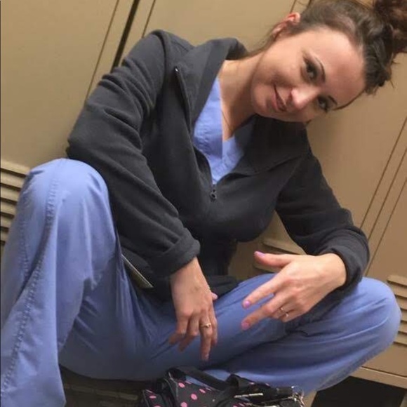 Meet your Posher, Sam! 💁🏻‍♀️ - Picture 2 of 5